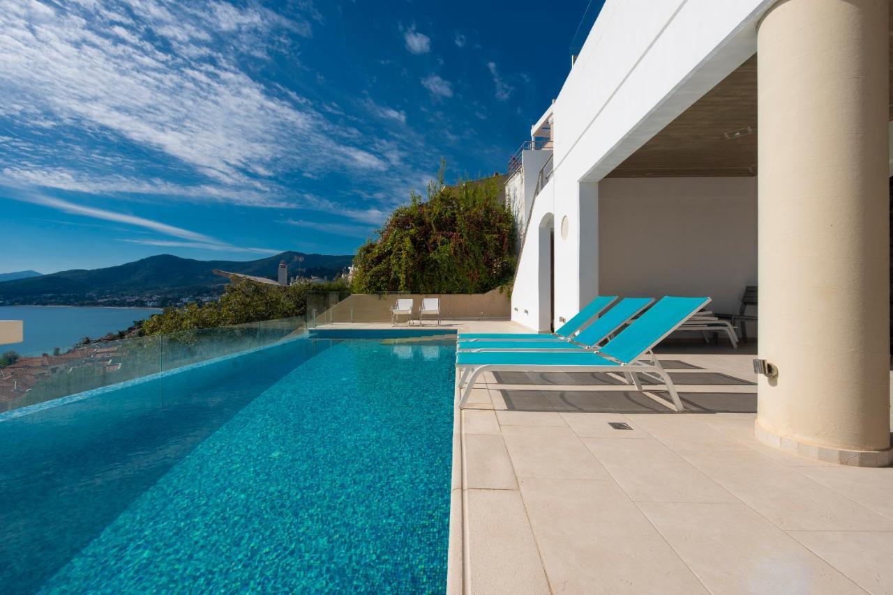 Villa Evian ปาเลออน ซิฟลิคิออน ภายนอก รูปภาพ