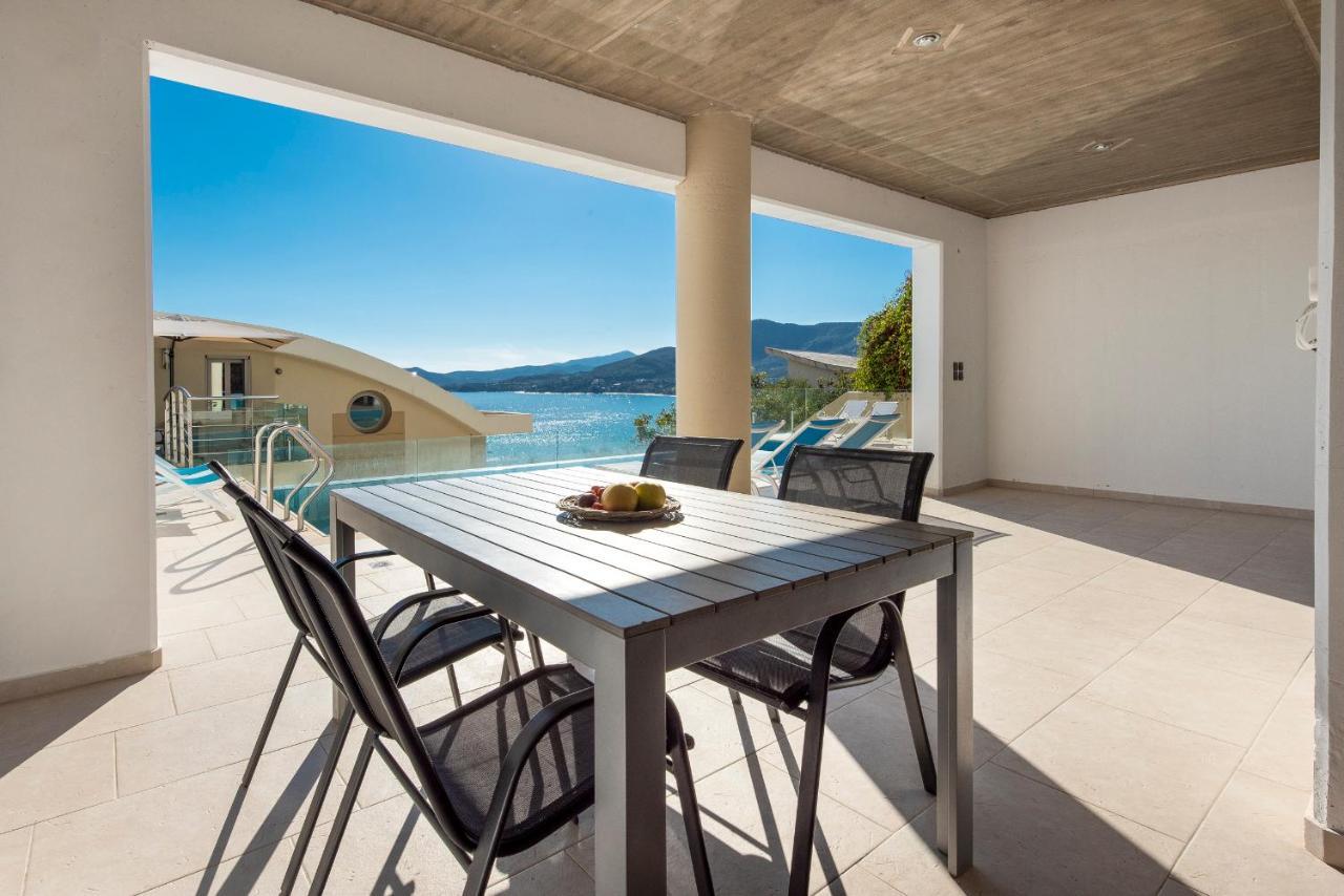 Villa Evian ปาเลออน ซิฟลิคิออน ภายนอก รูปภาพ